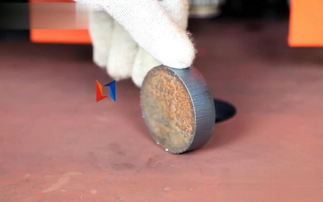 領秀激光LXF1530光纖激光切割機切割碳鋼16mm